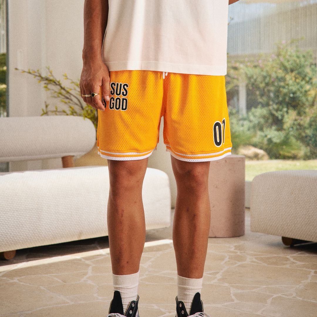 FAVOURED SHORT - YELLOW